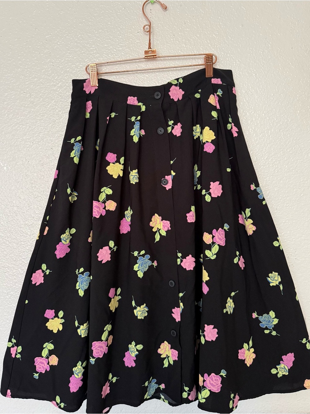 ModCloth women’s Black Midi Skirt Floral Print Buttons in front size 12 - Picture 2 of 7